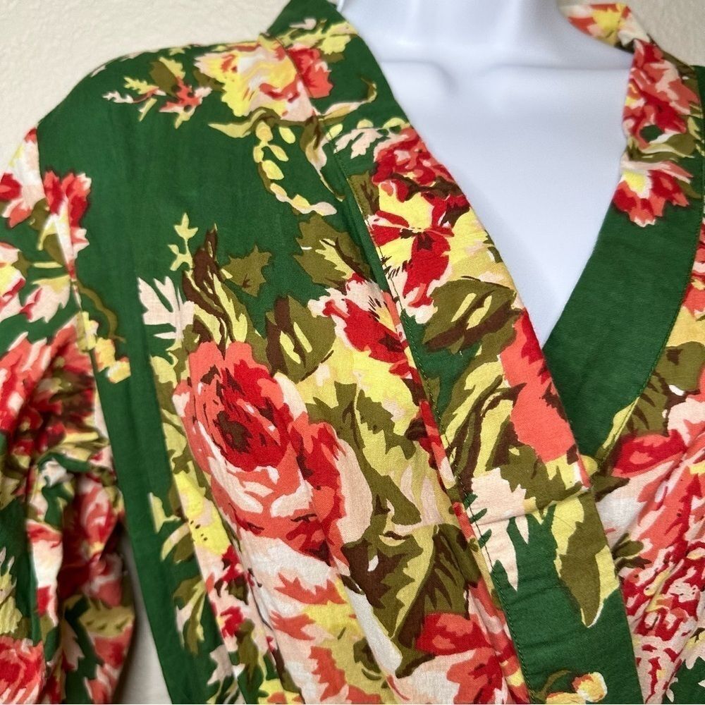 Green floral robe - Picture 2 of 6
